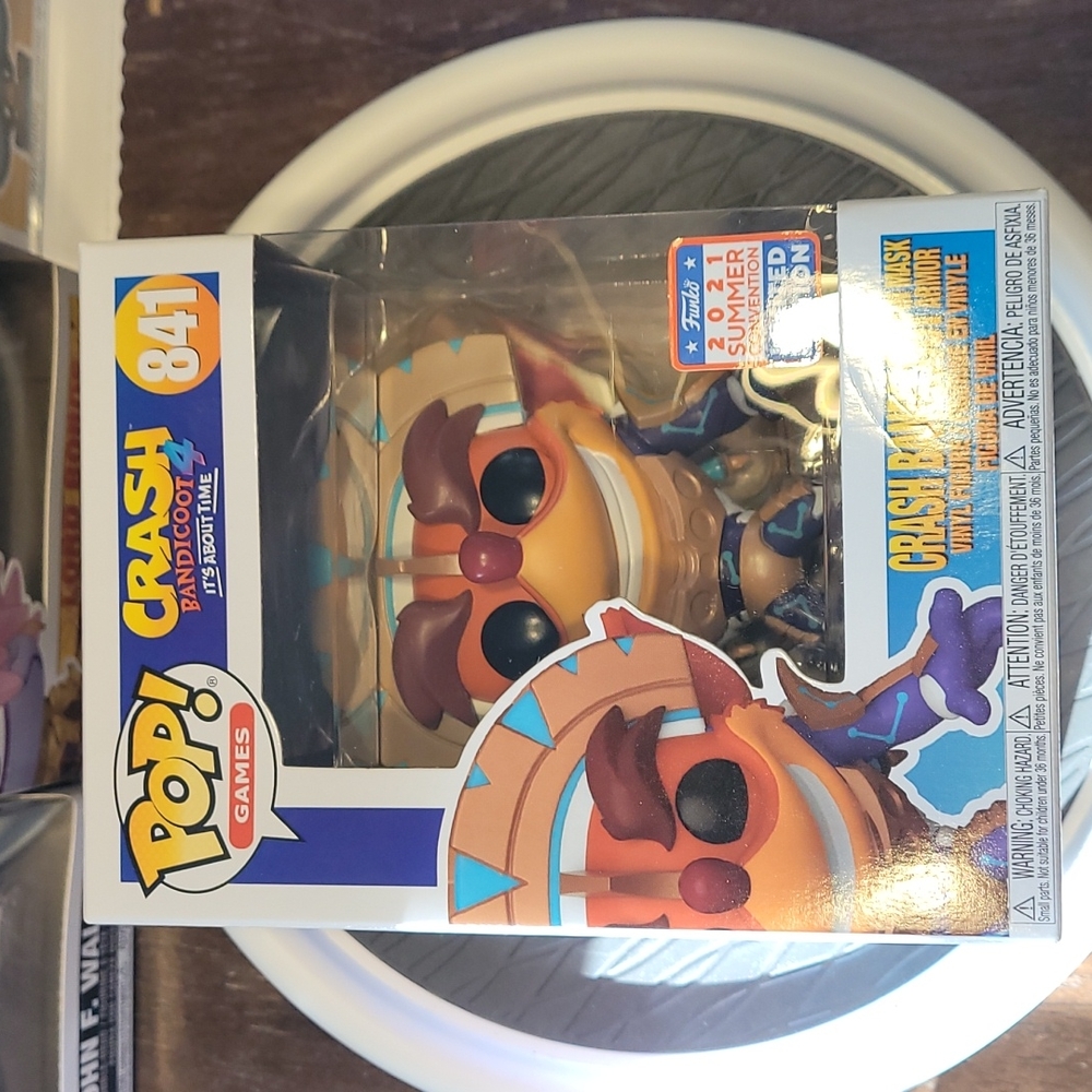 Crash Bandicoot in mask armor